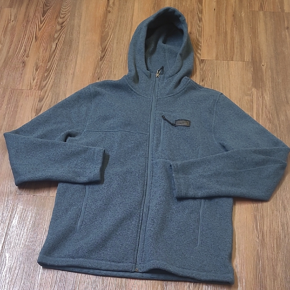 The North Face Gray Hooded Jacket used good condition zise L for‎ men.